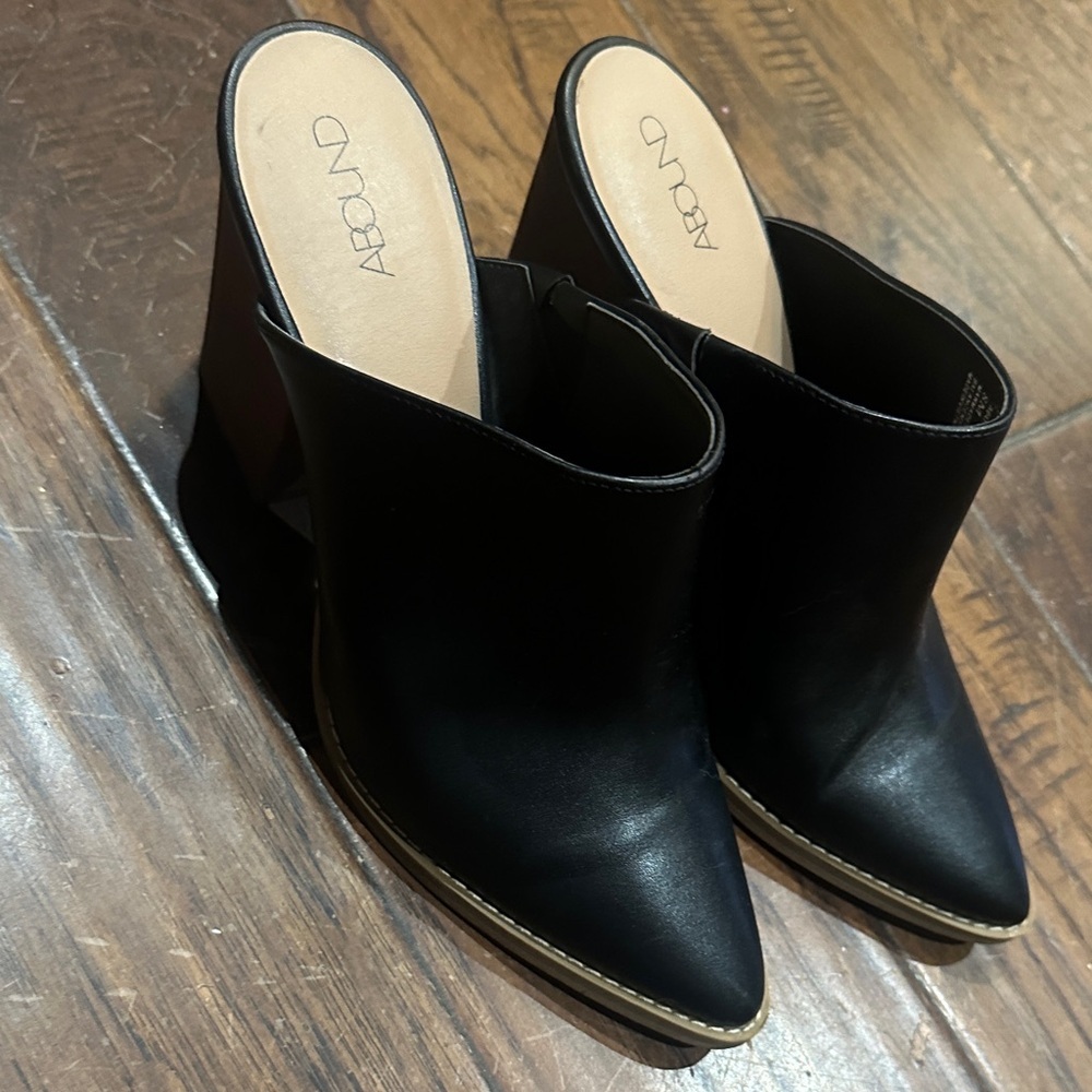 Abound Black‎ Leather Heeled Mules for Women size 8